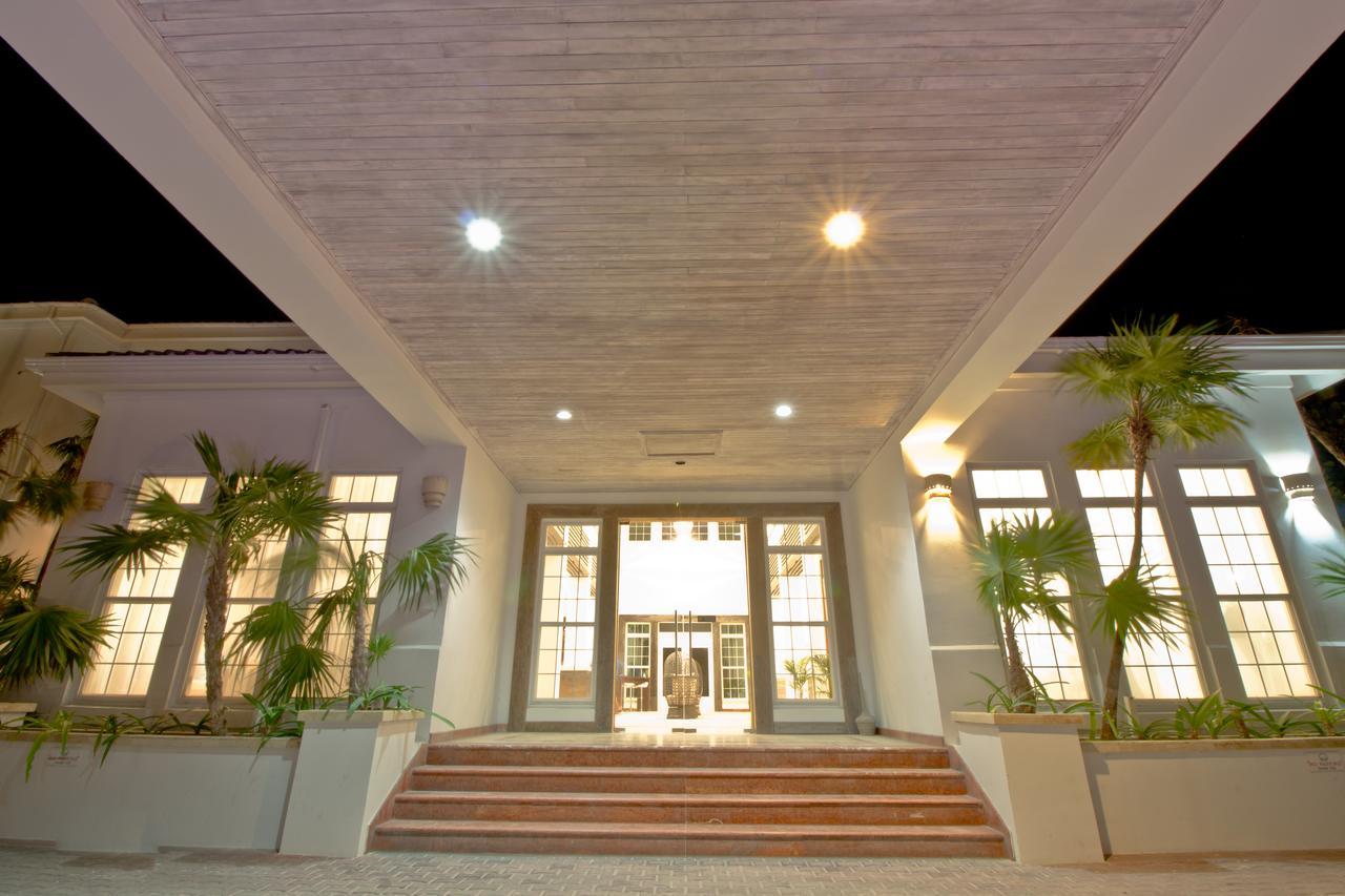 Banyan Bay Suites San Pedro  Exterior photo